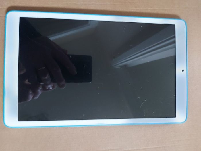 EIR 10.1 inch Tablet, Model 8079,  Android 5.0.1, 16GB with a dozen childrens films on it, Great for browsing & youtube