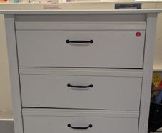 chest of drawers