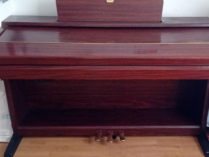 Digital Yamaha Clavinova Piano
