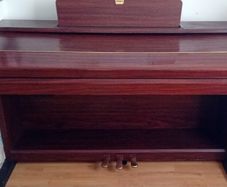 Digital Yamaha Clavinova Piano