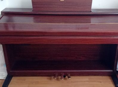 Digital Yamaha Clavinova Piano