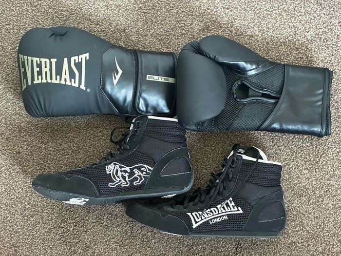 Everlast Elite Boxing Gloves + Lonsdale Boxing Shoes