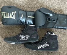 Everlast Elite Boxing Gloves + Lonsdale Boxing Shoes