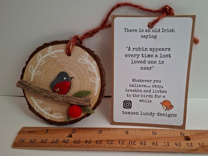 Robin on Wooden Disc
