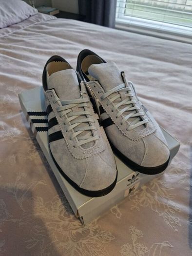 Adidas reverse berlin