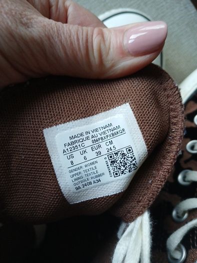 Converse Hi Animal print  great condition