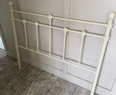 4ft vintage style bed.