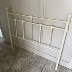 4ft vintage style bed.