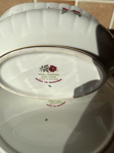 Vintage Royal Stafford "Roses to Remember " 4 Dinner plates & Large Gravy Jug & stand