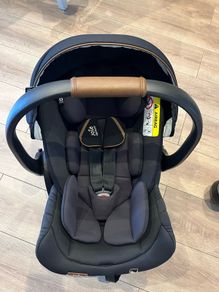 Joie iLevel infant car seat and Joie Encore Base