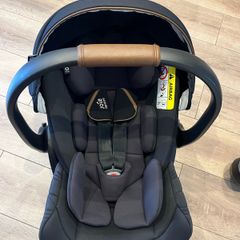 Joie iLevel infant car seat and Joie Encore Base