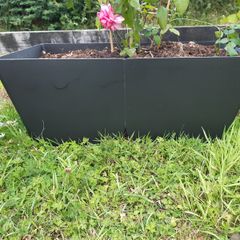 Flower pots/planters