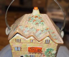 Kensington THE HUNTSMAN Cottage Biscuit Barrel