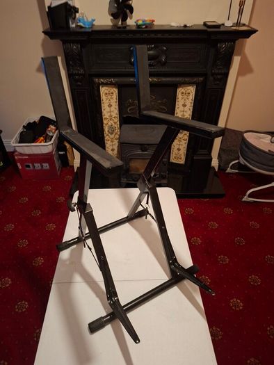 Amplifier Stand