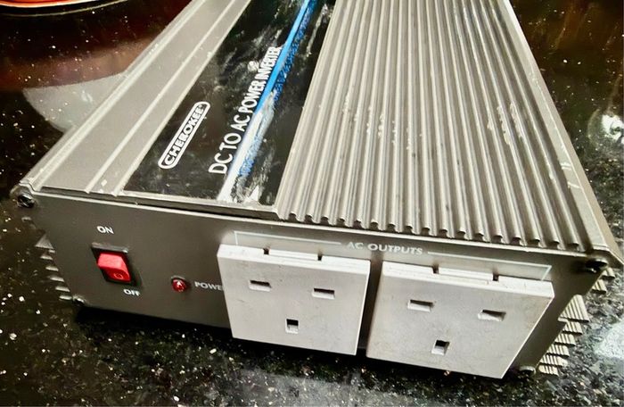 Dc To Ac Power Inverter 1000w , 12v Dc To 230v Ac