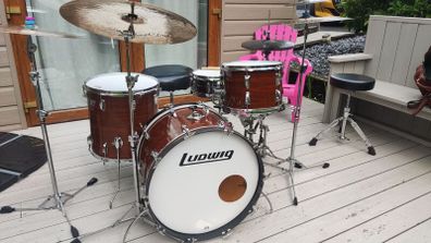 70s Ludwig green/ Olive badge kit