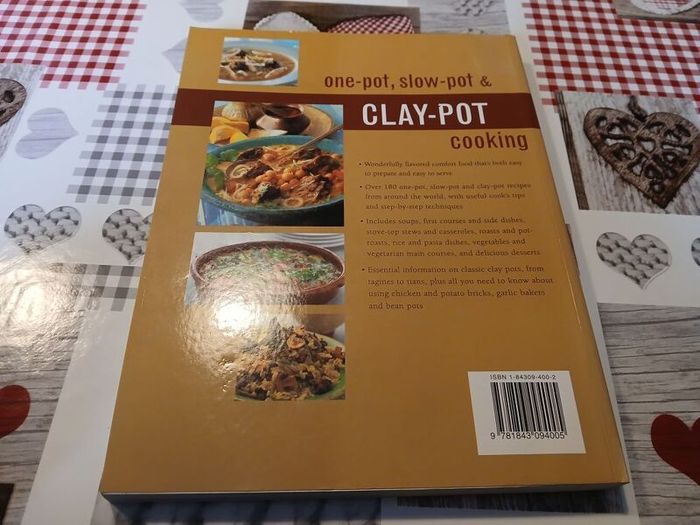 One Pot Slow Pot and Clay Pot Cooking Jenni Fleetwood Recipe Book