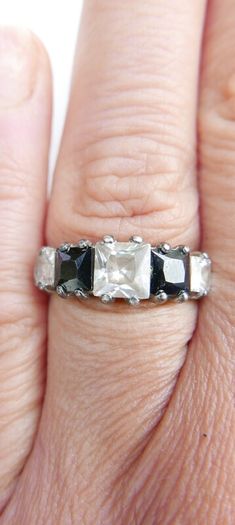 Vintage Sterling Silver 925  5-Stone Ring: Sapphire & Cubic Zirconia size P - 4,3g