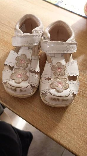 Clarks first shoes 4.5f