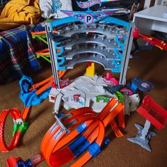 Hot wheels - ultimate garage plus