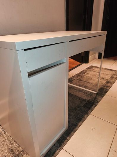 IKEA MICKE Desk (White)  Excellent Condition