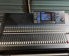 Yamaha LS9 Mixer