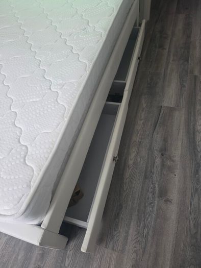 Double Bed Base with 4 Drawers & Mattress