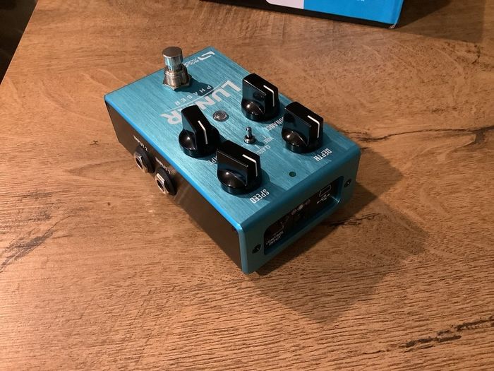 Source Audio Lunar Phaser Pedal box