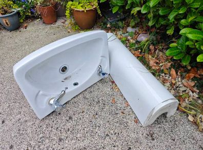 Ceramic sink.