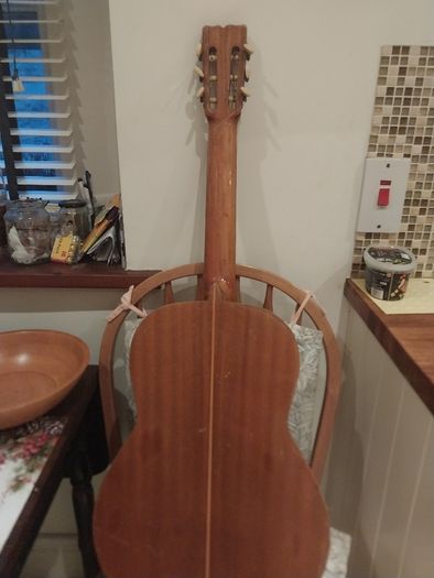 2 classical guitars