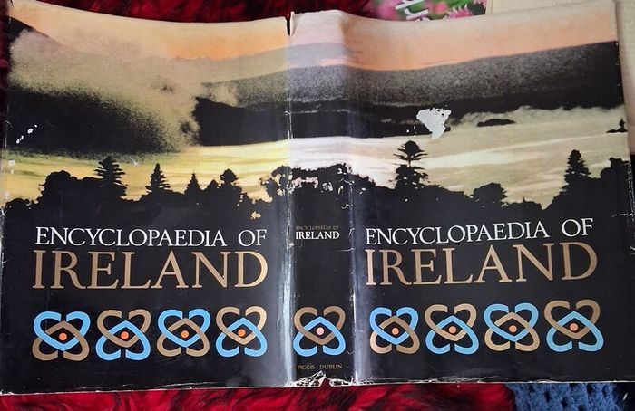 Encyclopaedia of Ireland / Figgis / 1st ed., / 1968