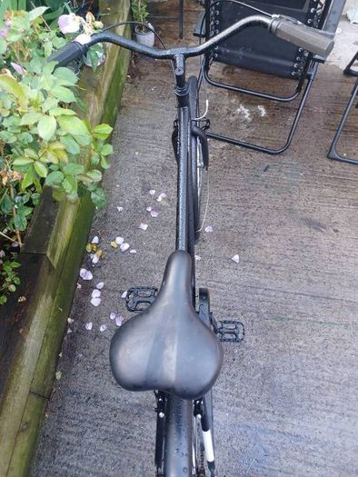 B-Twin Commuter bike