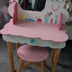 Toy Makeup table