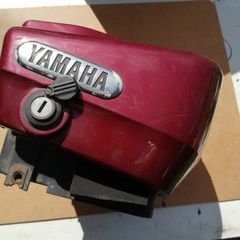 yamaha virago 125 side cover battery box