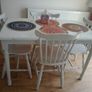 Table and 4 chairs Image 3