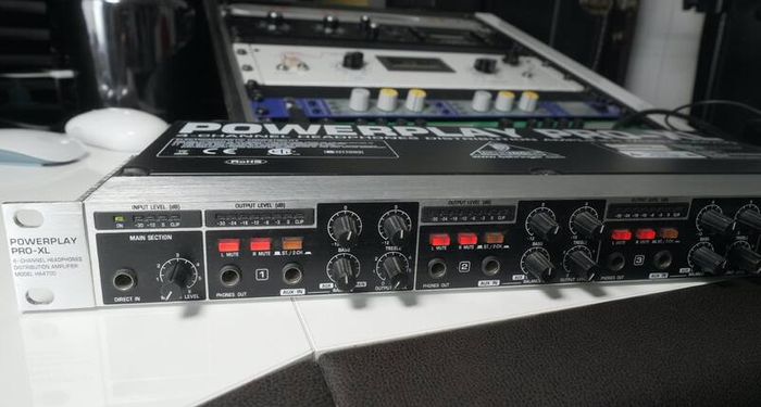 Behringer Powerplay Pro XL HA4700 Headphone Amp