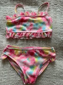 Swimsuit like new size 6-7 years old