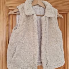 Girls cream gilet - lovely and cosy Age 7-8
