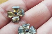 Small flower earrings
