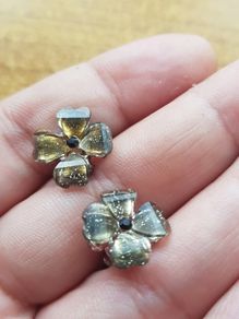 Small flower earrings
