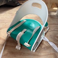 booster/feeding seat