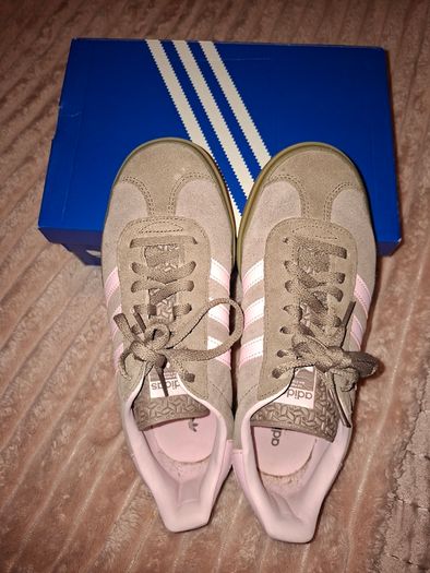 Adidas Runners - Size 5
