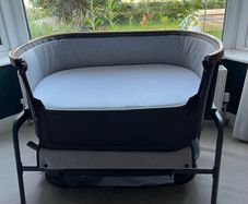 Maxi-Cosi Iora Air Bedside Crib - Beyond Graphite