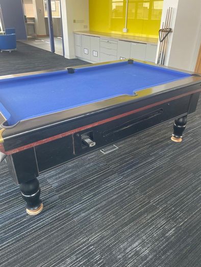 Pool table