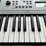 Yamaha Keyboard with Stand & Original Box Excellent Condition Image 4