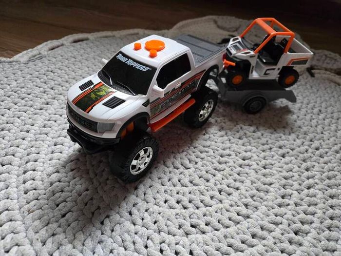 4x4 Light and Sound Trucks and Trailer
