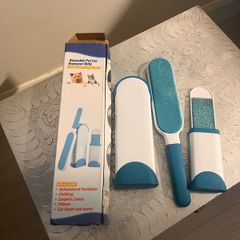 Pet Hair Remover Lint Brush With Self-Cleaning Base