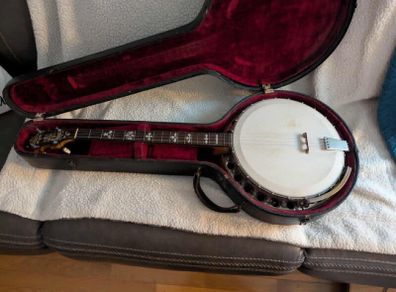 Paramount Style B Tenor Banjo (1920s)  Maple