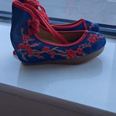 Chinese embroiled Women's Shoes Size 4 Brand New