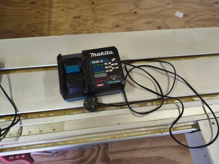 Makita 40v charger